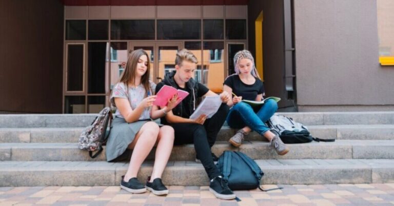 PRIVATE UNIVERSITIES IN USA WITH HIGH ACCEPTANCE RATE FOR INTERNATIONAL STUDENTS visual data 8